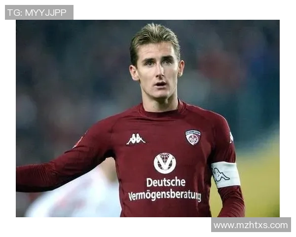 克洛泽传奇球星贴纸解析:足球巨星的成长历程与辉煌时刻 克洛泽传奇球星贴纸解析:足球巨星的成长历程与辉煌时刻